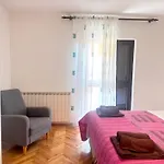 Apartments Ares