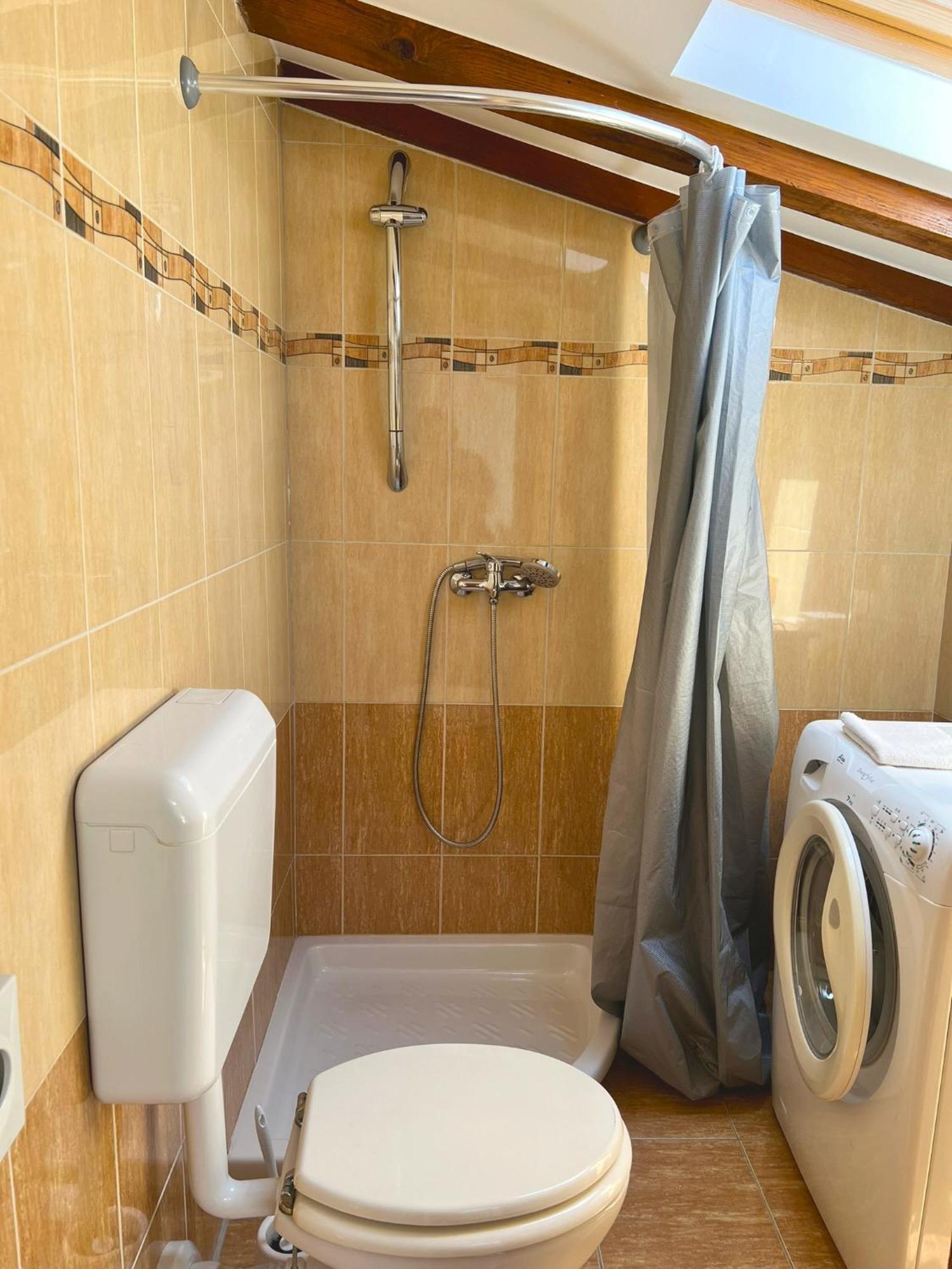 Ares Apartman *